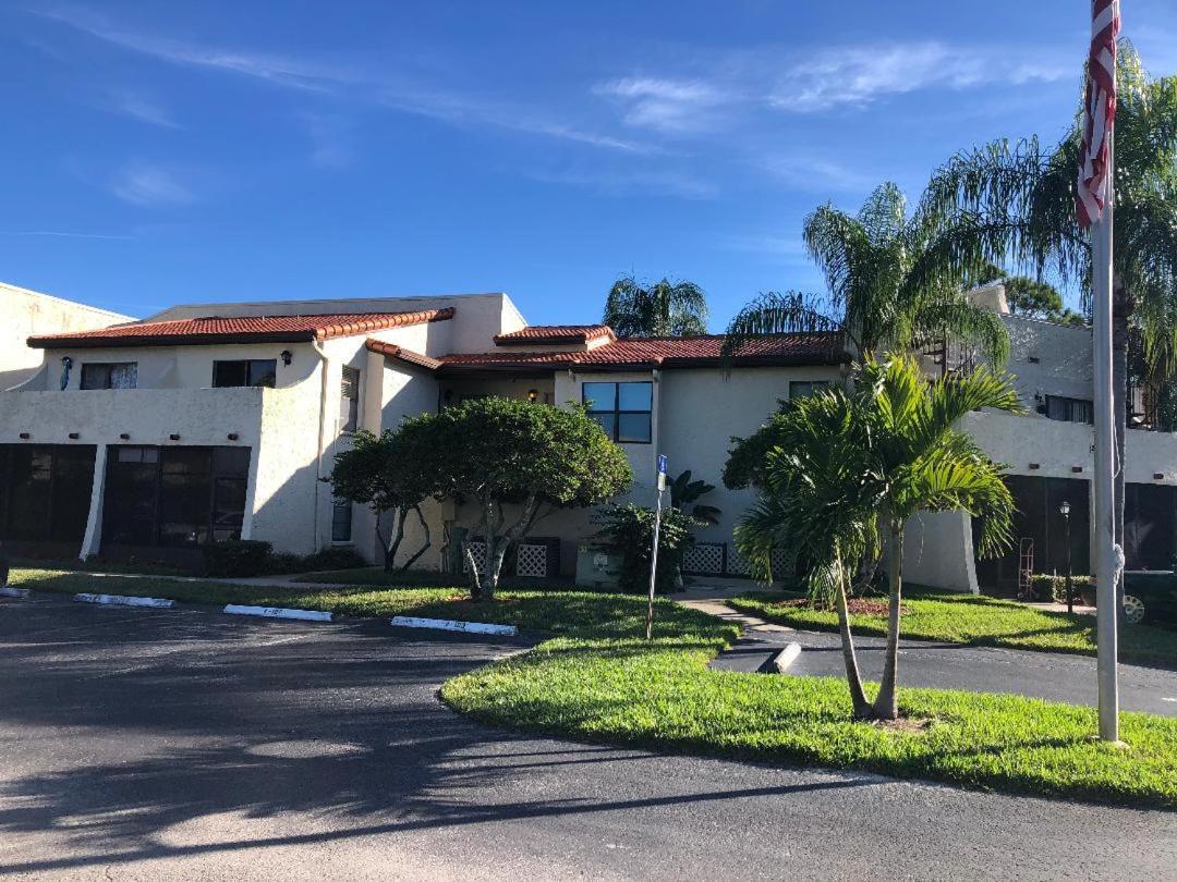 Florida Condos On Lake Tarpon Palm Harbor Exterior photo