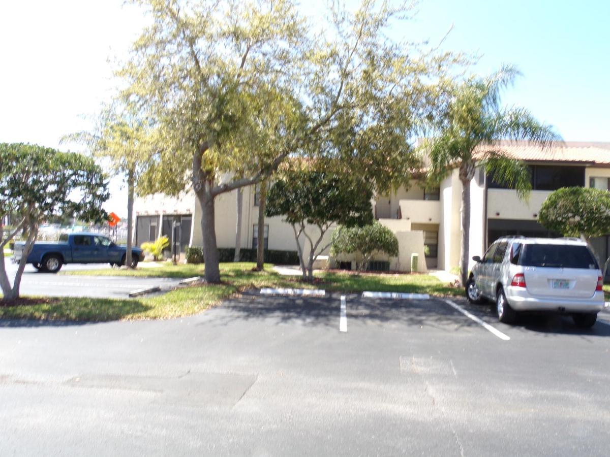 Florida Condos On Lake Tarpon Palm Harbor Exterior photo