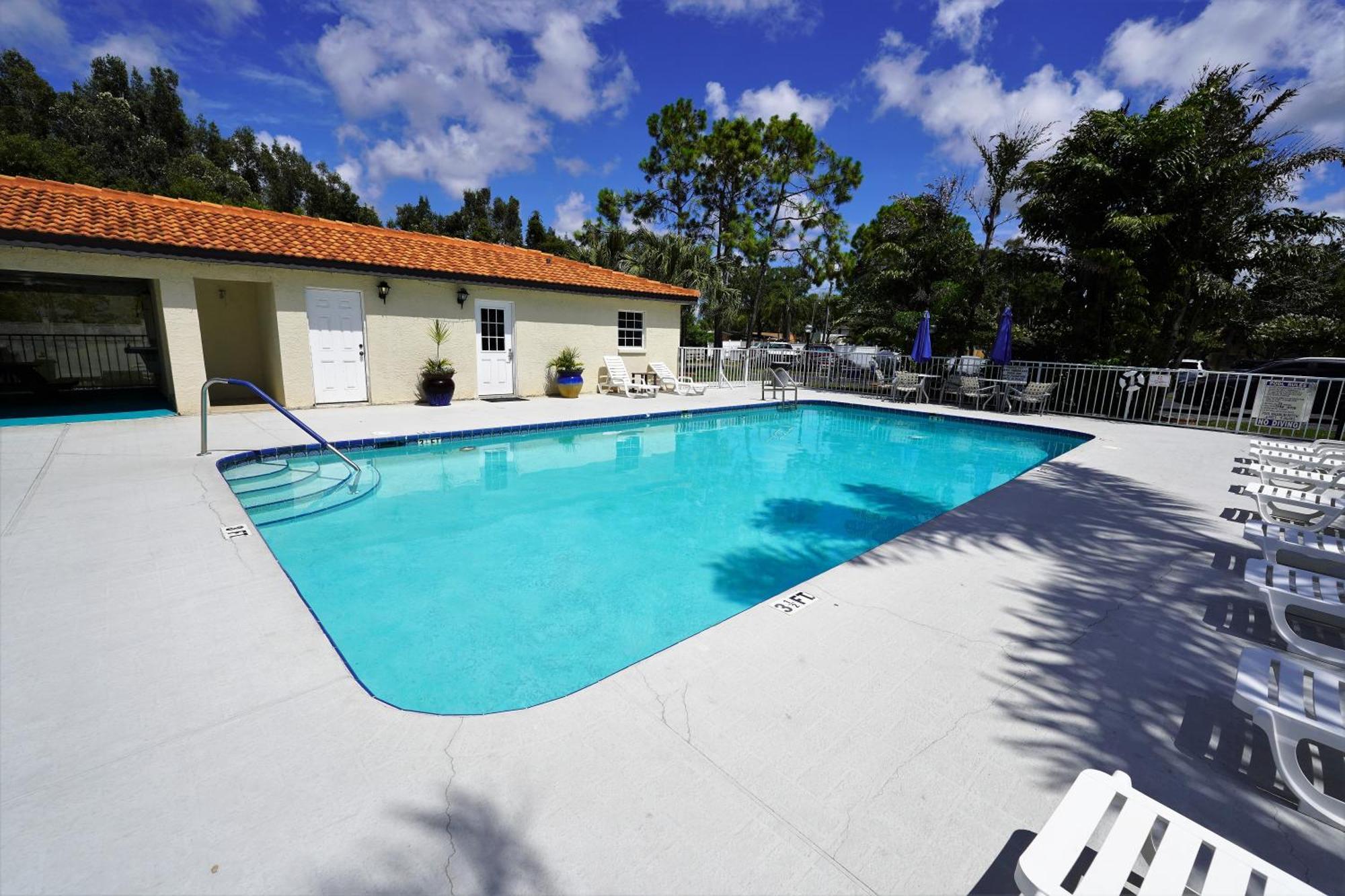 Florida Condos On Lake Tarpon Palm Harbor Exterior photo